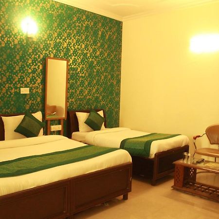 Hotel Smart Plaza นิวเดลี ภายนอก รูปภาพ