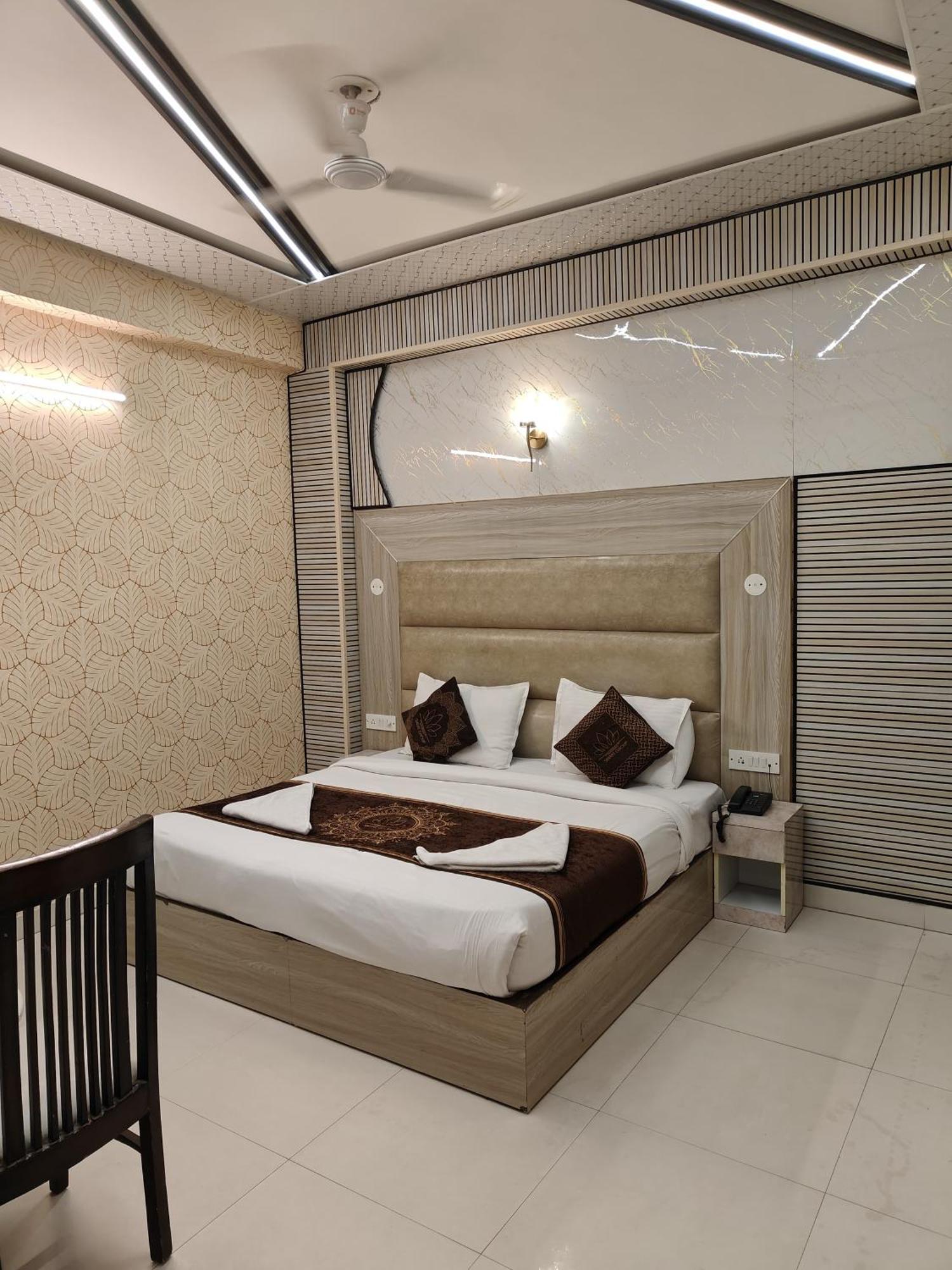 Hotel Smart Plaza นิวเดลี ภายนอก รูปภาพ