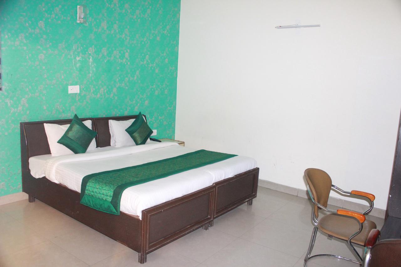 Hotel Smart Plaza นิวเดลี ภายนอก รูปภาพ