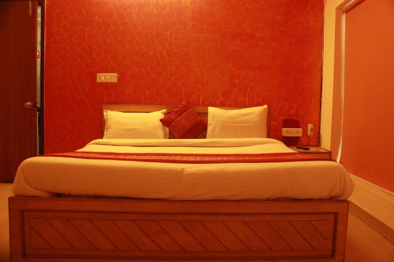 Hotel Smart Plaza นิวเดลี ภายนอก รูปภาพ